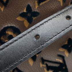 Pre Owned Louis Vuitton Triangle Messenger Noir Monogram / Toughtage