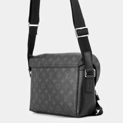 Pre Owned Louis Vuitton Messenger Voyage Noir Monogram Eclipse Size Pm