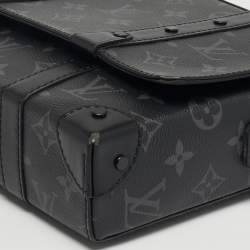 مملوكة مسبقًا Louis Vuitton Trunk Monogram Eclipse Canvas Messenger Bag