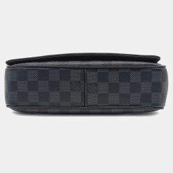 مملوكة مسبقًا Louis Vuitton Black Leather Graphite District PM