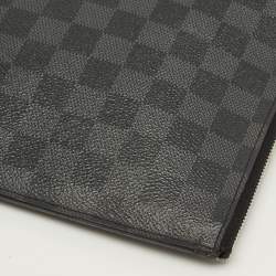 مملوكة مسبقًا Louis Vuitton Damier Graphite Canvas Pochette Jour GM Clutch