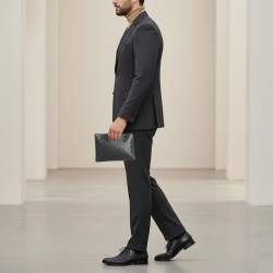 مملوكة مسبقًا حقيبة صغيرة لوي فيتون بسحاب كانفاس داميه غرافيت