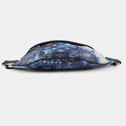 مملوكة مس بقًا Louis Vuitton Discovery Bumbag Blue Monogram Bandana Size Pm