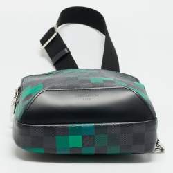 مملوكة مسبقًا Louis Vuitton Avenue Green Damier Graphite Pixel Canvas Slingbag