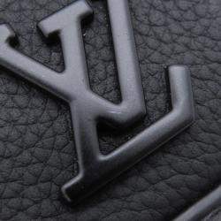مملوكة مسبقًا Louis Vuitton Pilot Wearable Wallet Noir Leather Lv Aerogram