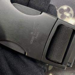 Pre Owned حقيبة خصر لويس فيتون ديسكفري نوار مونوغرام / غالاكسي