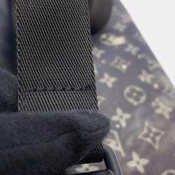 Pre Owned Louis Vuitton Discovery Bumback Noir Monogram / Galaxy