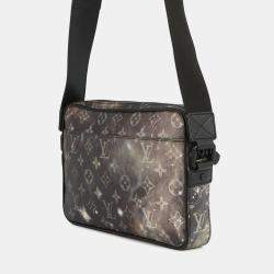 Pre Owned Louis Vuitton Alpha Messenger Noir Monogram / Galaxy