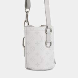 مملوكة مسبقًا حقيبة لوي فيتون شالك نانو رمادي أبيض مونوجرام