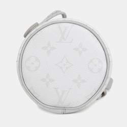 مملوكة مسبقًا حقيبة لوي فيتون شالك نانو رمادي أبيض مونوجرام