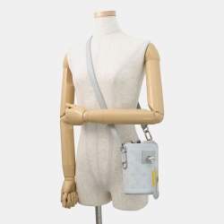 مملوكة مسبقًا حقيبة لوي فيتون شالك نانو رمادي أبيض مونوجرام