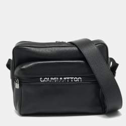 Pre Owned حقيبة لوي فيتون ماسنجر شعار خارجي جلد تايجا أسود PM