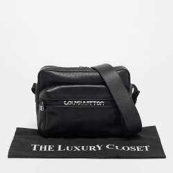 Pre Owned حقيبة لوي فيتون ماسنجر شعار خارجي جلد تايجا أسود PM