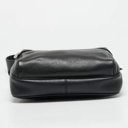 Pre Owned حقيبة لوي فيتون ماسنجر شعار خارجي جلد تايجا أسود PM