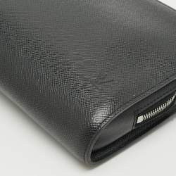 Pre Owned Louis Vuitton Baikal Black Taiga Leather Clutch