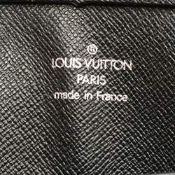 Pre Owned Louis Vuitton Baikal Black Taiga Leather Clutch