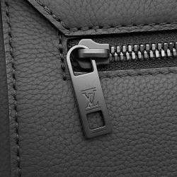 Pre Owned Louis Vuitton Takeoff Messenger Noir Grain Leather Crossbody Bag