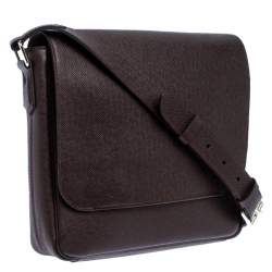 مملوكة مسبقًا Louis Vuitton Brown Taiga Leather Roman PM Bag