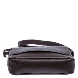 مملوكة مسبقًا Louis Vuitton Brown Taiga Leather Roman PM Bag