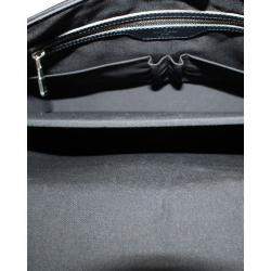 مملوكة مسبقًا Louis Vuitton Black Taiga Leather Roman MM Bag