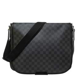 Louis Vuitton Damier Graphite Daniel GM Shoulder Messenger Bag Men A2499