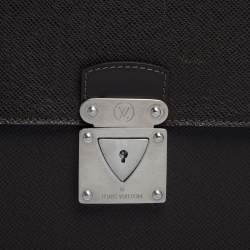 مملوكة مسبقًا Louis Vuitton Brown Taiga Leather Minuto Portfolio Case