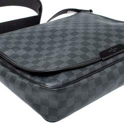 Pre Owned Louis Vuitton Damier Graphite Canvas Daniel MM Messenger Bag