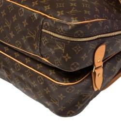 مملوكة مسبقًا Louis Vuitton Monogram Canvas Sac Chasse Hunting Bag