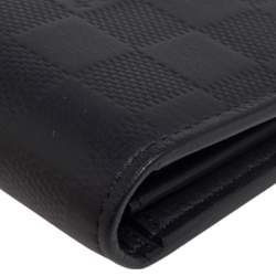 مملوكة مسبقًا Louis Vuitton Black Damier Infini Leather Brazza Wallet
