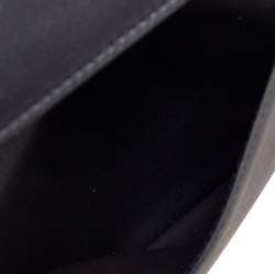 مملوكة مسبقً ا Louis Vuitton Navy Blue Leather Pocket Organizer 