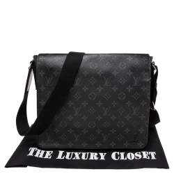 Pre Owned Louis Vuitton Monogram Eclipse Canvas District MM Bag