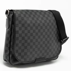 Pre Owned Louis Vuitton Damier Graphite Canvas District MM Bag