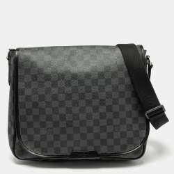 Pre Owned Louis Vuitton Damier Graphite Canvas District MM Bag