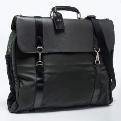 Pre Owned Louis Vuitton Green/Black Taiga Leather Large Gibeciere Garment Travel Bag