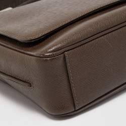 Pre Owned Louis Vuitton Brown Taiga Leather Roman PM Bag
