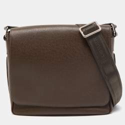 tas shoulder-bag Louis Vuitton Taiga Brown Leather Messenger 2009 Shoulder  Bag