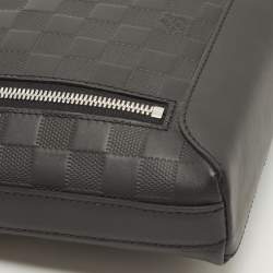 مملوكة مسبقًا Louis Vuitton Black Damier Leather Infini Discovery BB Messenger Bag