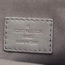 مملوكة مسبقًا Louis Vuitton Black Damier Leather Infini Discovery BB Messenger Bag