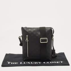 مملوكة مسبقًا Louis Vuitton Black Damier Leather Infini Discovery BB Messenger Bag
