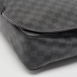مملوكة مسبقًا Louis Vuitton Damier Graphite Canvas Daniel GM Bag