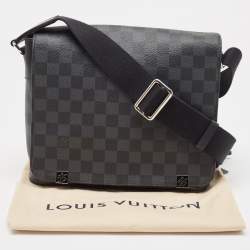 مملوكة مسبقًا Louis Vuitton Damier Graphite Canvas District PM Bag