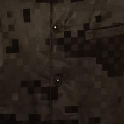 مملوكة مسبقًا قميص لوي فيتون فوقي أزياء مخمل أسود غرافيك شيك مقاس كبير جدًا جدًا - إكس إكس لارج