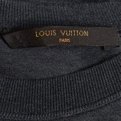 مملوكة مسبقًا تي شيرت لوي فيتون قطن رصاصي نقشة فارسيتي بادج متابين مقاس كبير