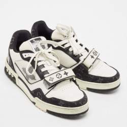 مملوكة مسبقًا Louis Vuitton Black/White Leather and Monogram Denim LV Trainer Sneakers Size 40
