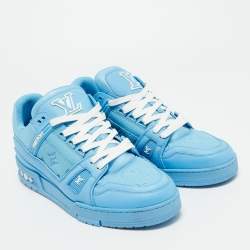 مملوكة مسبقًا حذاء رياضي لوي فيتون منخفض من أعلى LV جلد ودنيم أزرق مقاس 42