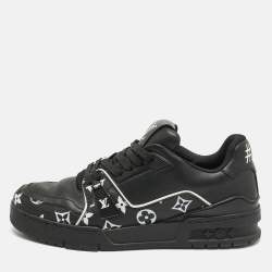 Pre Owned Louis Vuitton Black Monogram Leather LV Trainer Sneakers Size 40