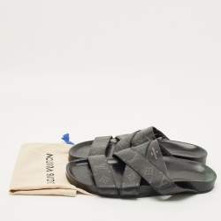 مملوكة مسبقًا صندل فلات لوي فيتون قماش وجلد أسود سيور متعاكسة مقاس 45