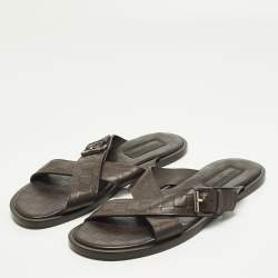 Pre Owned صندل فلات كروس كروس جلد دامييه بني داكن لويس فيتون مقاس 44