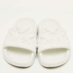 مملوكة مسبقًا Louis Vuitton Waterfront Size 41 White Monogram Rubber Pool Slide Sandals