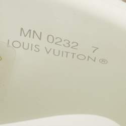 مملوكة مسبقًا Louis Vuitton Waterfront Size 41 White Monogram Rubber Pool Slide Sandals